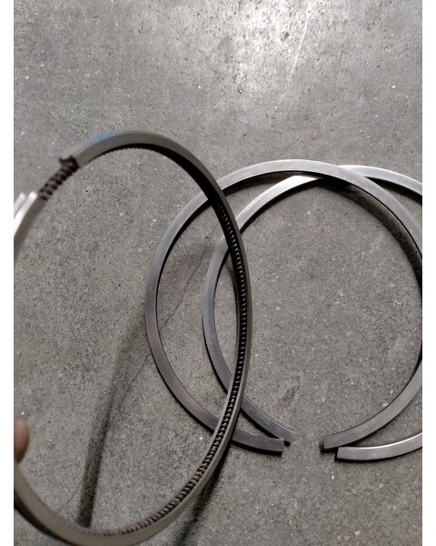 Case zuigerveren set - Поршень/ Кольцо/ Втулка для Сельскохозяйственной техники: фото 2 Case zuigerveren set - Поршень/ Кольцо/ Втулка для Сельскохозяйственной техники: фото 2