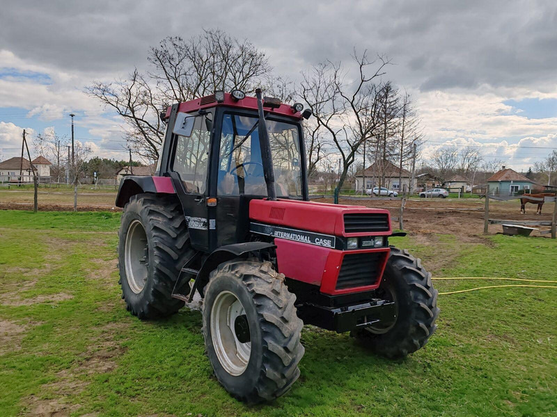 Case IH 856 XL - Трактор: фото 1 Case IH 856 XL - Трактор: фото 1