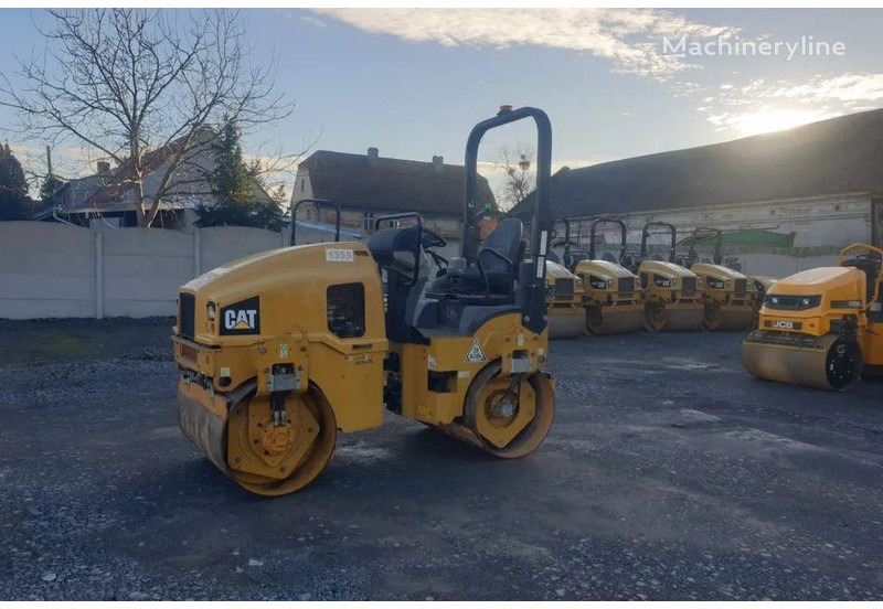 Caterpillar CB 24B road roller - Каток: фото 3 Caterpillar CB 24B road roller - Каток: фото 3