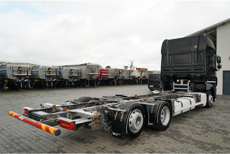 DAF XF 480 / BDF / 6X2 / SSC / I-PARK COOL / OŚ PODNOSZONA / PO KONT - Тентованный грузовик: фото 4 DAF XF 480 / BDF / 6X2 / SSC / I-PARK COOL / OŚ PODNOSZONA / PO KONT - Тентованный грузовик: фото 4
