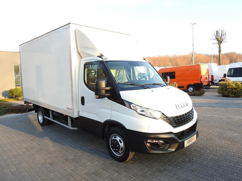 Iveco DAILY 35S16 KONTENER WINDA 8 PALET TEMPOMAT KLIMATYZACJA BLIŹNIA - Фургон с закрытым кузовом: фото 4 Iveco DAILY 35S16 KONTENER WINDA 8 PALET TEMPOMAT KLIMATYZACJA BLIŹNIA - Фургон с закрытым кузовом: фото 4