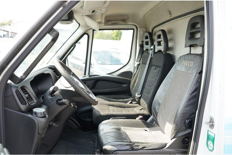Грузовик с закрытым кузовом Iveco Daily 70C17 Beverage Truck: фото 9