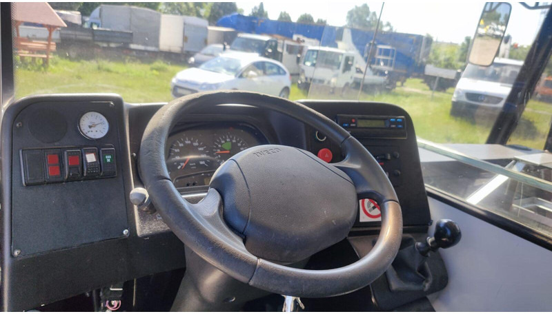 Торговый грузовик Iveco Etalmobil 55SA foodtruck - 5.5t: фото 13 Торговый грузовик Iveco Etalmobil 55SA foodtruck - 5.5t: фото 13