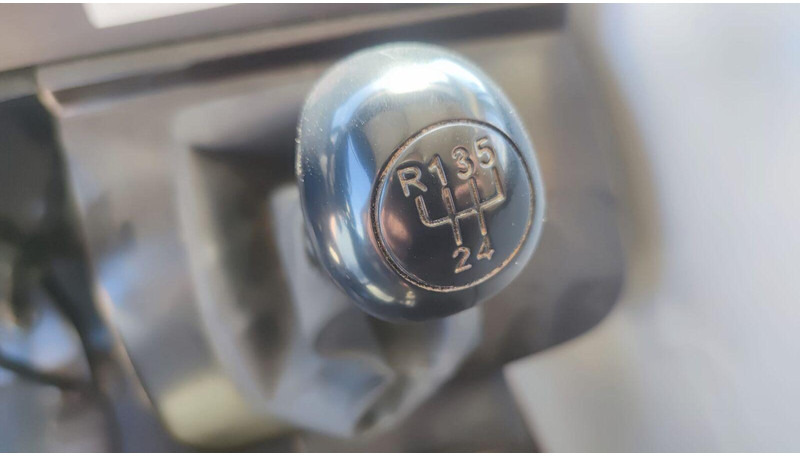 Торговый грузовик Iveco Etalmobil 55SA foodtruck - 5.5t: фото 8 Торговый грузовик Iveco Etalmobil 55SA foodtruck - 5.5t: фото 8