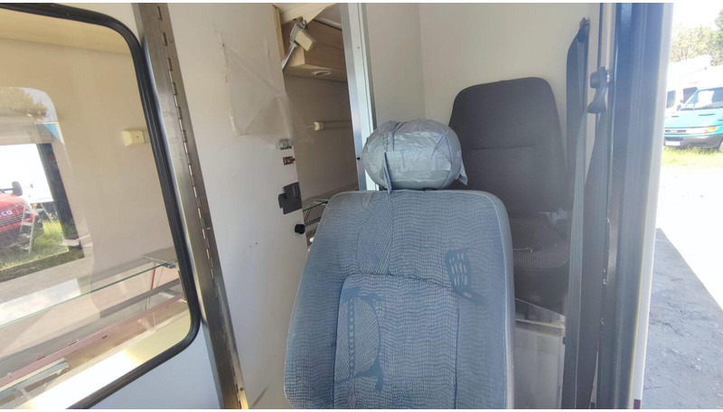 Торговый грузовик Iveco Etalmobil 55SA foodtruck - 5.5t: фото 15 Торговый грузовик Iveco Etalmobil 55SA foodtruck - 5.5t: фото 15