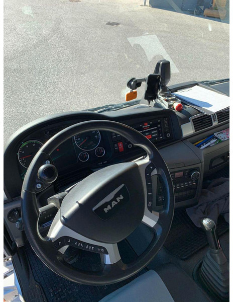 MAN TGL 12.250 - Грузовик для перевозки животных: фото 4 MAN TGL 12.250 - Грузовик для перевозки животных: фото 4