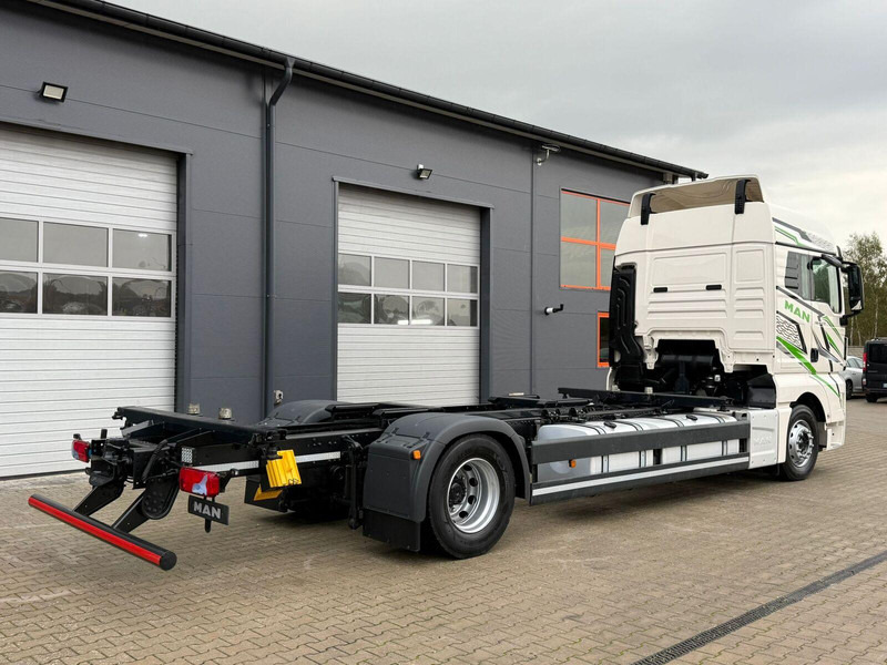 MAN TGX 18.470 // Przebieg 252 tyś. km !!! // Ciężarówka jak nowa // - Грузовик-шасси: фото 4 MAN TGX 18.470 // Przebieg 252 tyś. km !!! // Ciężarówka jak nowa // - Грузовик-шасси: фото 4