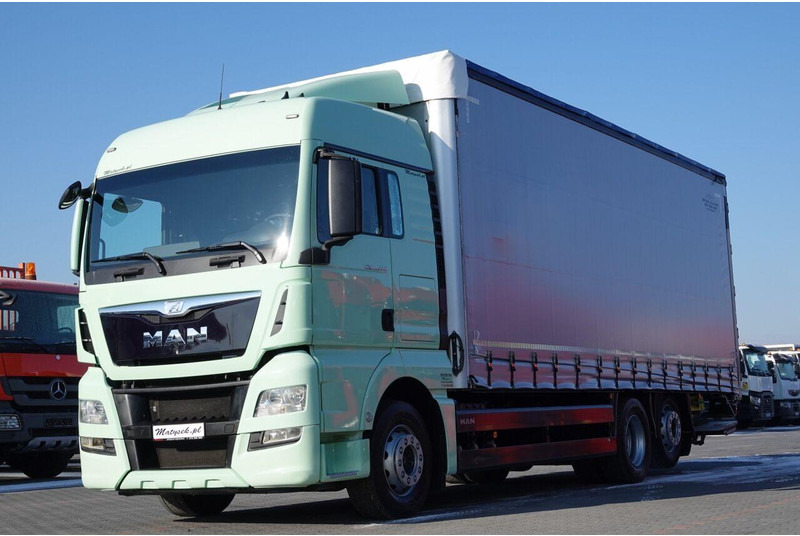 MAN TGX 26.440 / 6x2 / FIRANKA - 8,15 m / SOLÓWKA / WINDA ZAŁADOWCZA - Тентованный грузовик: фото 1 MAN TGX 26.440 / 6x2 / FIRANKA - 8,15 m / SOLÓWKA / WINDA ZAŁADOWCZA - Тентованный грузовик: фото 1