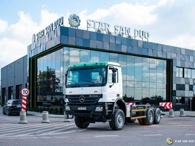 Mercedes-Benz 3332 AK 6x6 chassis cab - Грузовик-шасси, Автоманипулятор: фото 1 Mercedes-Benz 3332 AK 6x6 chassis cab - Грузовик-шасси, Автоманипулятор: фото 1