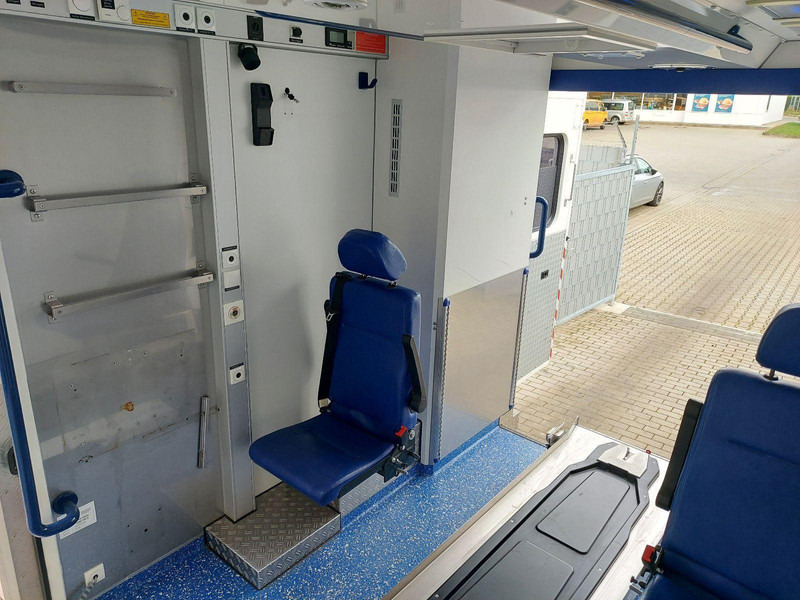 Машина скорой помощи Mercedes-Benz 519 CDI Ambulance: фото 15 Машина скорой помощи Mercedes-Benz 519 CDI Ambulance: фото 15