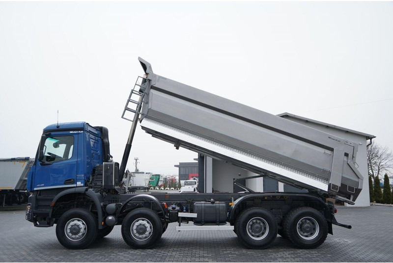 Mercedes-Benz ACTROS 4145 / 8X8 / WYWROTKA TYLNOZSYPOWA / KH-KIPPER 6 M / AUTO - Самосвал: фото 2 Mercedes-Benz ACTROS 4145 / 8X8 / WYWROTKA TYLNOZSYPOWA / KH-KIPPER 6 M / AUTO - Самосвал: фото 2