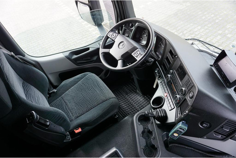 Рефрижератор Mercedes-Benz ANTOS / 2535 / EURO 6 / CHŁODNIA + WINDA / 23 PALETY / OŚ SKRĘTN: фото 12 Рефрижератор Mercedes-Benz ANTOS / 2535 / EURO 6 / CHŁODNIA + WINDA / 23 PALETY / OŚ SKRĘTN: фото 12