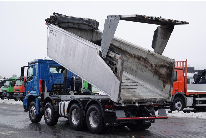 Mercedes-Benz AROCS 3243 / 8x4 / WYWROTKA 20m3 / TYLNOZSYP / EURO 6 / OPONY 10 - Самосвал: фото 3 Mercedes-Benz AROCS 3243 / 8x4 / WYWROTKA 20m3 / TYLNOZSYP / EURO 6 / OPONY 10 - Самосвал: фото 3