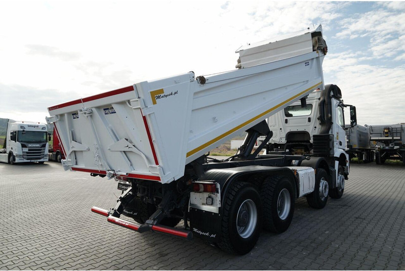 Mercedes-Benz AROCS 3243 / 8x4 / WYWROTKA DWUSTRONNA / HYDROBURTA / BORDMATIC - Самосвал: фото 4 Mercedes-Benz AROCS 3243 / 8x4 / WYWROTKA DWUSTRONNA / HYDROBURTA / BORDMATIC - Самосвал: фото 4