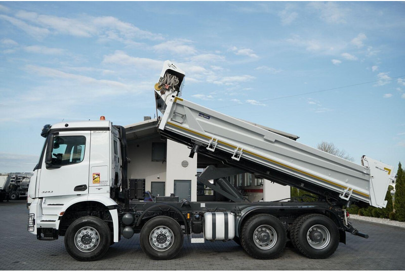 Mercedes-Benz AROCS 3243 / 8x4 / WYWROTKA DWUSTRONNA / HYDROBURTA / BORDMATIC - Самосвал: фото 2 Mercedes-Benz AROCS 3243 / 8x4 / WYWROTKA DWUSTRONNA / HYDROBURTA / BORDMATIC - Самосвал: фото 2