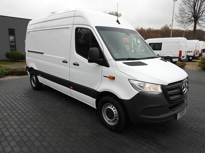 Mercedes-Benz ESPRINTER NOWY ELEKTRYCZNY FURGON AUTOMAT GWARANCJA 95KM [ 607 - Фургон с закрытым кузовом, Электрический фургон: фото 4 Mercedes-Benz ESPRINTER NOWY ELEKTRYCZNY FURGON AUTOMAT GWARANCJA 95KM [ 607 - Фургон с закрытым кузовом, Электрический фургон: фото 4