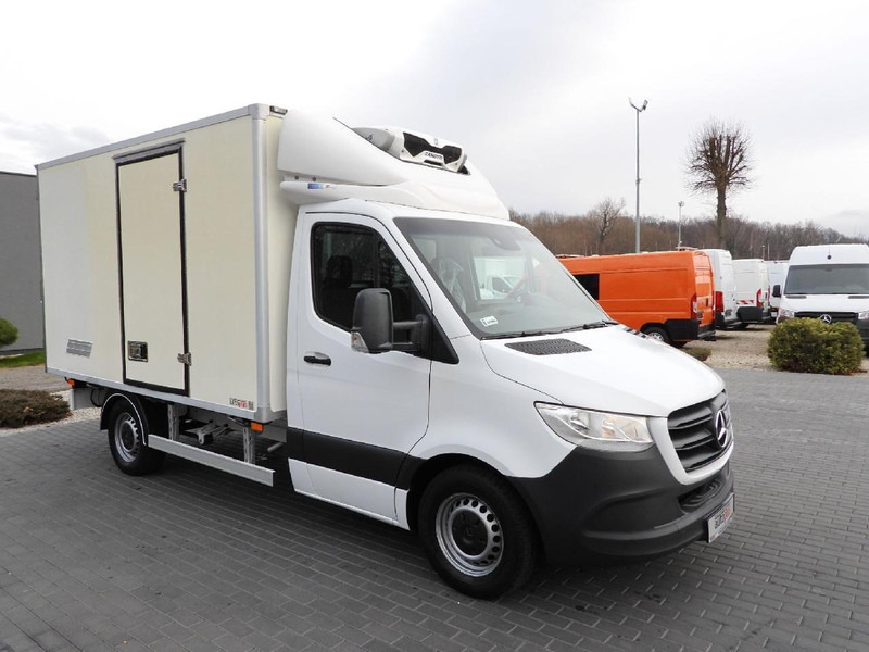 Mercedes-Benz SPRINTER 314 CHŁODNIA KONTENER -1*C TEMPOMAT NAWIGACJA KLIMATYZA - Фургон-рефрижератор: фото 4 Mercedes-Benz SPRINTER 314 CHŁODNIA KONTENER -1*C TEMPOMAT NAWIGACJA KLIMATYZA - Фургон-рефрижератор: фото 4