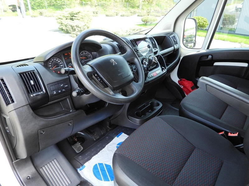 Peugeot BOXER WYWROTKA PODWÓJNA KABINA DOKA 7 MIEJSC TEMPOMAT KLIMATYZA - Самосвал: фото 2 Peugeot BOXER WYWROTKA PODWÓJNA KABINA DOKA 7 MIEJSC TEMPOMAT KLIMATYZA - Самосвал: фото 2