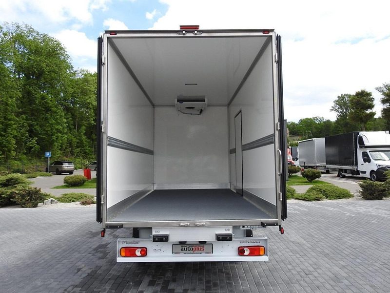 Новый Фургон-рефрижератор Renault MASTER NOWY CHŁODNIA KONTENER -10*C 8 PALET TEMPOMAT KLIMATYZACJ: фото 12 Новый Фургон-рефрижератор Renault MASTER NOWY CHŁODNIA KONTENER -10*C 8 PALET TEMPOMAT KLIMATYZACJ: фото 12