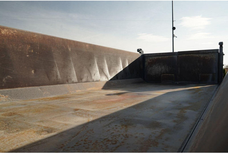 Самосвал Scania G 450: фото 11