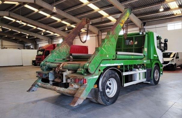 Scania P360 Hyvalift - Портальный бункеровоз: фото 3 Scania P360 Hyvalift - Портальный бункеровоз: фото 3