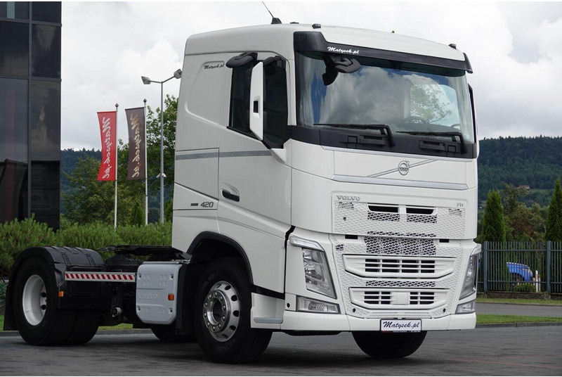Volvo FH 420 / 13 L / PEŁNY ADR / 2017 ROK / NISKA KABINA / SPROWADZON - Тягач: фото 2 Volvo FH 420 / 13 L / PEŁNY ADR / 2017 ROK / NISKA KABINA / SPROWADZON - Тягач: фото 2