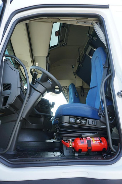 Тягач Volvo FH / 500 / I – SAVE / XL / EURO 6 / ACC / I -COOL / NOWY MODEL: фото 7 Тягач Volvo FH / 500 / I – SAVE / XL / EURO 6 / ACC / I -COOL / NOWY MODEL: фото 7