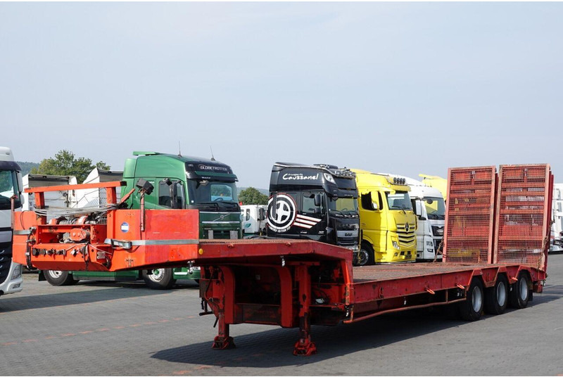 Verem NACZEPA LAWETA NISKOPODWOZIE / NAJAZDY HYDRAULICZNE / 3 OSIOWA / - Низкорамный полуприцеп: фото 3 Verem NACZEPA LAWETA NISKOPODWOZIE / NAJAZDY HYDRAULICZNE / 3 OSIOWA / - Низкорамный полуприцеп: фото 3