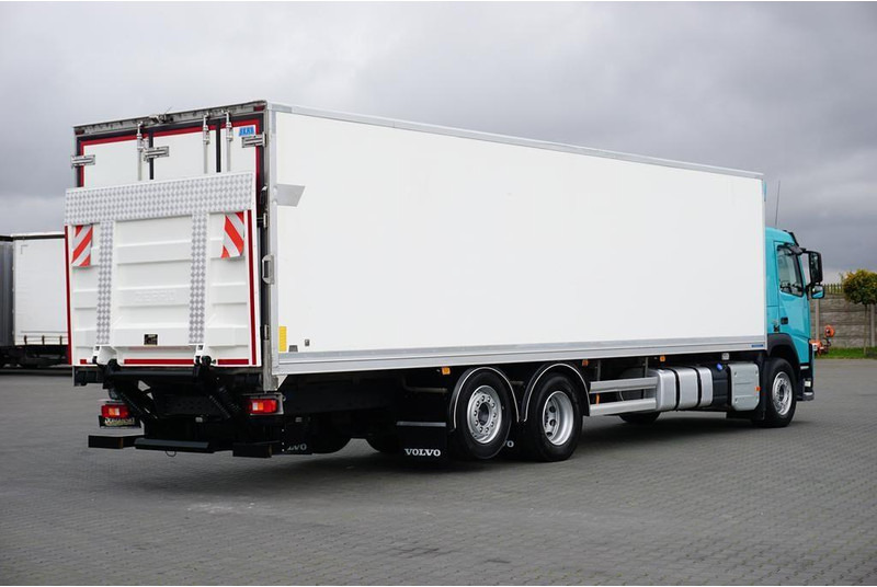 Volvo FM / 330 / E 6 / CHŁODNIA + WINDA / 23 PALETY / OŚ SKRĘTNA / DŁ - Рефрижератор: фото 5 Volvo FM / 330 / E 6 / CHŁODNIA + WINDA / 23 PALETY / OŚ SKRĘTNA / DŁ - Рефрижератор: фото 5