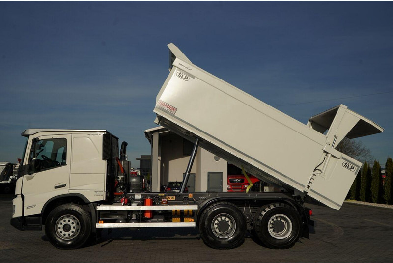 Volvo FMX 550 / 6x4 / WYWROTKA / WOZIDŁO / HARDOX / HYDRAULICZNA KLAPA - Самосвал: фото 2 Volvo FMX 550 / 6x4 / WYWROTKA / WOZIDŁO / HARDOX / HYDRAULICZNA KLAPA - Самосвал: фото 2