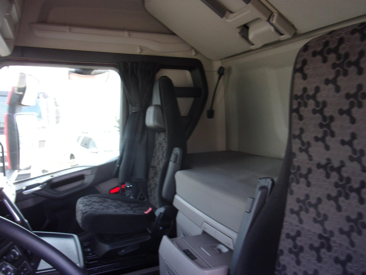 SCANIA R 500 A4x2NB - Тягач: фото 4 SCANIA R 500 A4x2NB - Тягач: фото 4