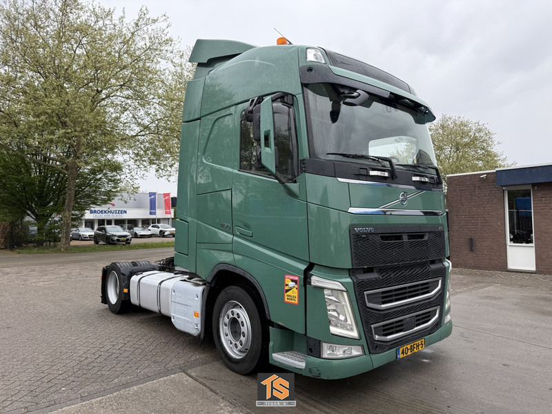 Volvo FH 460 - 2 TANKS - NL TOP TRUCK - HEBESATTEL - LIFTING FIFTH WHEEL - TUV 9/25 - Тягач: фото 3 Volvo FH 460 - 2 TANKS - NL TOP TRUCK - HEBESATTEL - LIFTING FIFTH WHEEL - TUV 9/25 - Тягач: фото 3