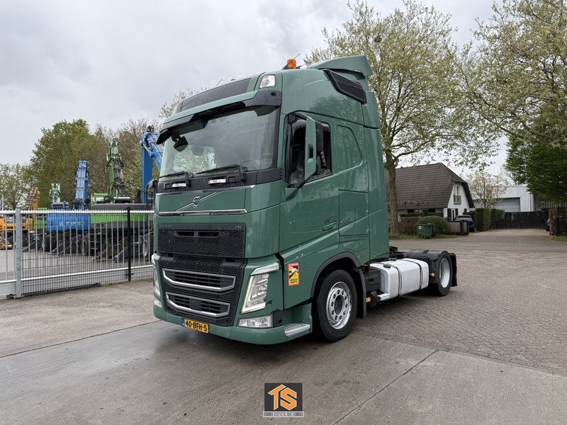 Volvo FH 460 - 2 TANKS - NL TOP TRUCK - HEBESATTEL - LIFTING FIFTH WHEEL - TUV 9/25 - Тягач: фото 1 Volvo FH 460 - 2 TANKS - NL TOP TRUCK - HEBESATTEL - LIFTING FIFTH WHEEL - TUV 9/25 - Тягач: фото 1
