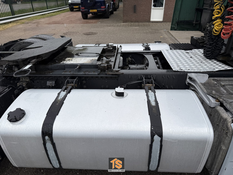 Volvo FH 460 - 2 TANKS - NL TOP TRUCK - HEBESATTEL - LIFTING FIFTH WHEEL - TUV 9/25 - Тягач: фото 5 Volvo FH 460 - 2 TANKS - NL TOP TRUCK - HEBESATTEL - LIFTING FIFTH WHEEL - TUV 9/25 - Тягач: фото 5