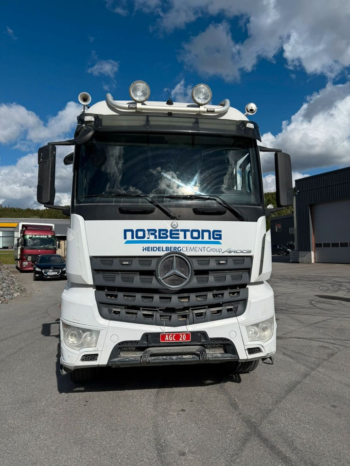 Mercedes-Benz 3251 / 9 m3 mixer + Liebher 12+4 - Автобетоносмеситель: фото 2 Mercedes-Benz 3251 / 9 m3 mixer + Liebher 12+4 - Автобетоносмеситель: фото 2