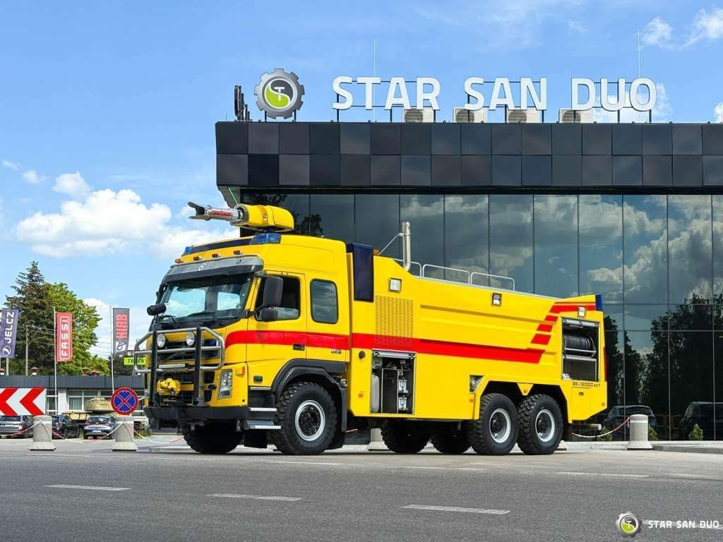 Volvo FM 460 6x6 Rosenbauer Fire Truck LSP Water Tank - Грузовик: фото 5 Volvo FM 460 6x6 Rosenbauer Fire Truck LSP Water Tank - Грузовик: фото 5