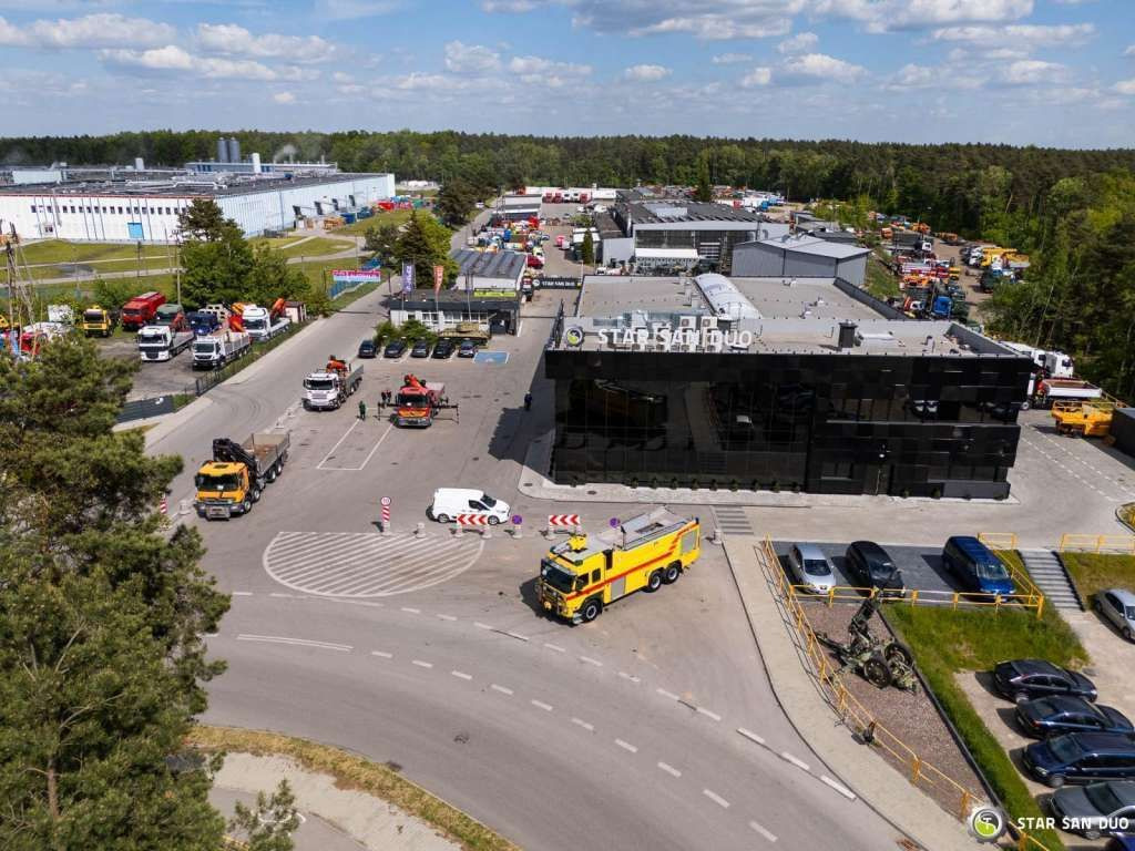 Volvo FM 460 6x6 Rosenbauer Fire Truck LSP Water Tank - Грузовик: фото 2 Volvo FM 460 6x6 Rosenbauer Fire Truck LSP Water Tank - Грузовик: фото 2