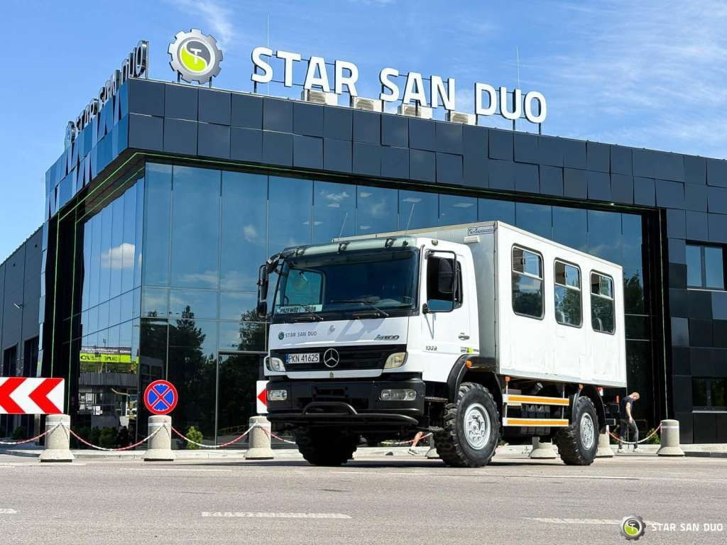 Mercedes-Benz ATEGO 1326 4x4 Double Cab Camper BUS - Грузовик-шасси: фото 1 Mercedes-Benz ATEGO 1326 4x4 Double Cab Camper BUS - Грузовик-шасси: фото 1