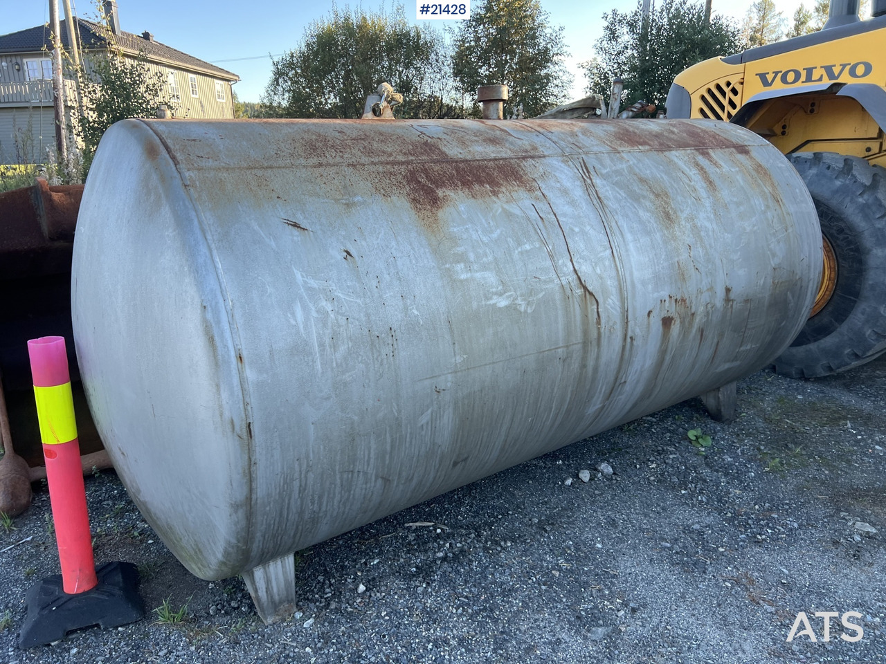 6000 liter diesel tank m/ pumpe og teller - Резервуар для хранения: фото 3 6000 liter diesel tank m/ pumpe og teller - Резервуар для хранения: фото 3