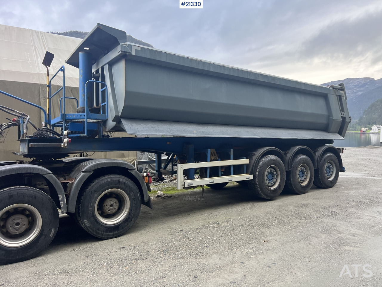 Carnehl 3 akslet tippsemi - Самосвальный полуприцеп: фото 3 Carnehl 3 akslet tippsemi - Самосвальный полуприцеп: фото 3