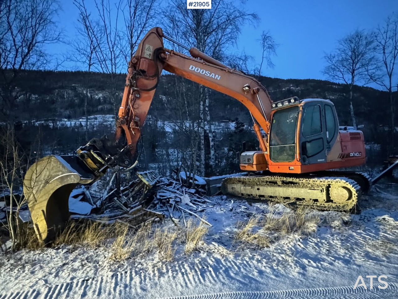 Doosan DX140LC - Гусеничный экскаватор: фото 1 Doosan DX140LC - Гусеничный экскаватор: фото 1