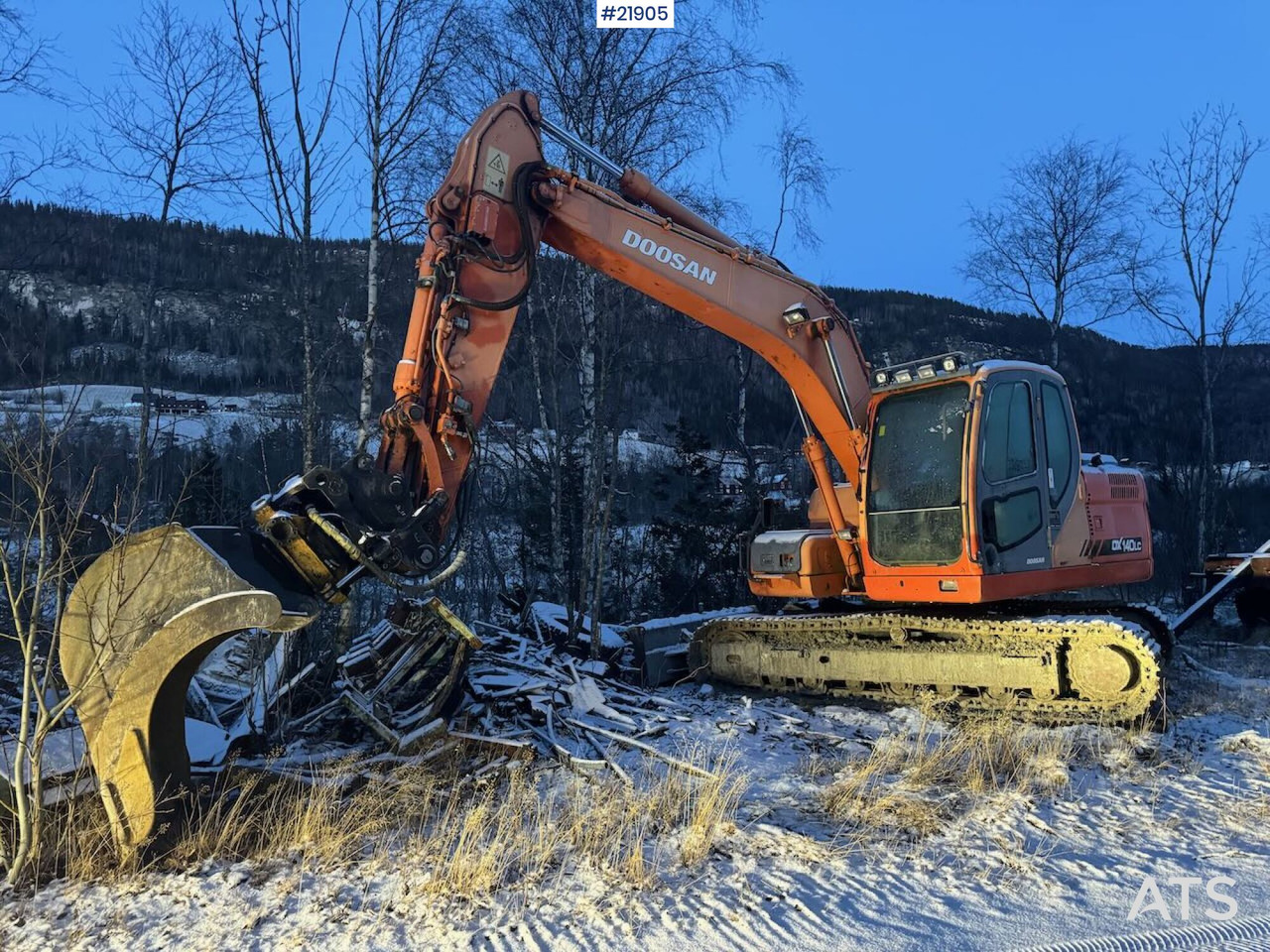 Doosan DX140LC - Гусеничный экскаватор: фото 2 Doosan DX140LC - Гусеничный экскаватор: фото 2