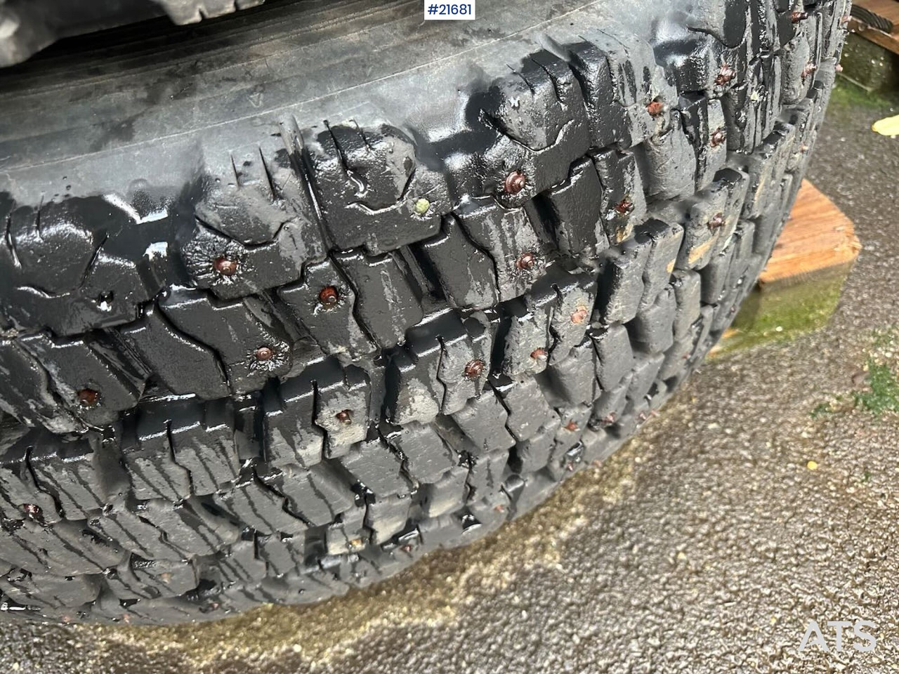 Hilo Dekkene har stått på en Volvo L60E - Шины и диски для Строительной техники: фото 3 Hilo Dekkene har stått på en Volvo L60E - Шины и диски для Строительной техники: фото 3