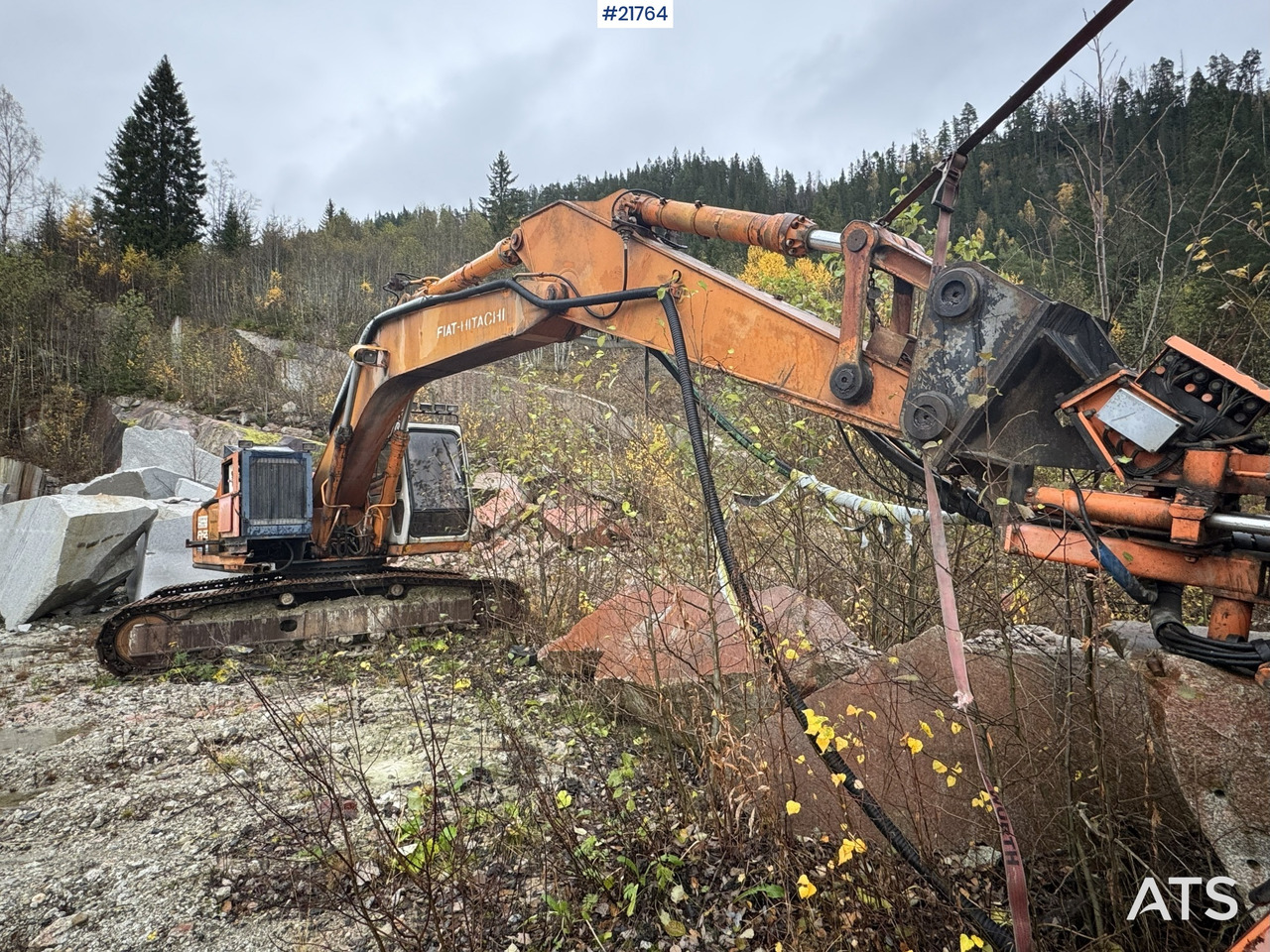 Hitachi Ca 1988 Hitachi FH220LC graver selges som rep.objekt. Ikke kjørbar. - Гусеничный экскаватор: фото 4 Hitachi Ca 1988 Hitachi FH220LC graver selges som rep.objekt. Ikke kjørbar. - Гусеничный экскаватор: фото 4