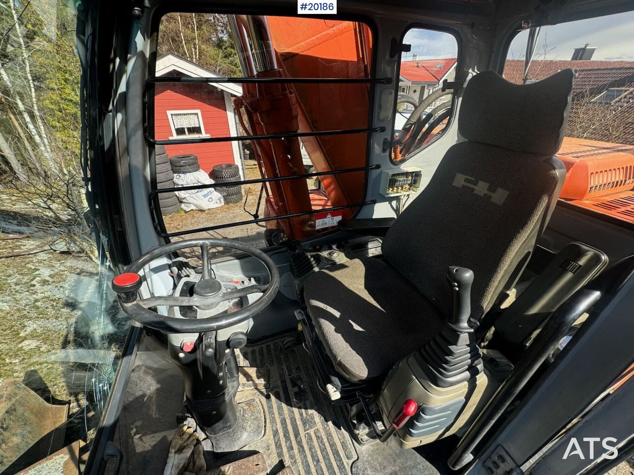 Экскаватор Hitachi EX135W: фото 16