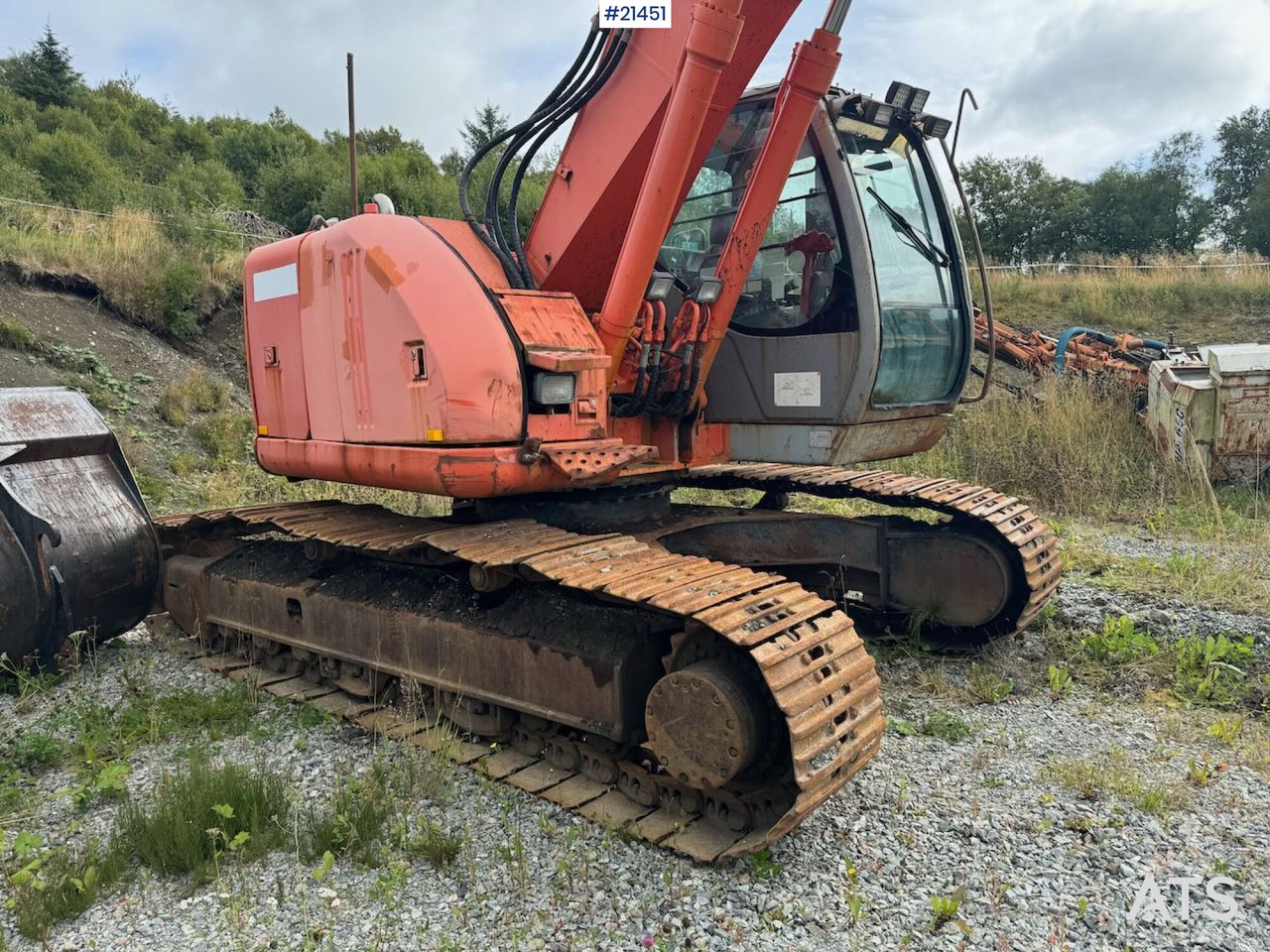 Hitachi ZX225 US - Гусеничный экскаватор: фото 5 Hitachi ZX225 US - Гусеничный экскаватор: фото 5
