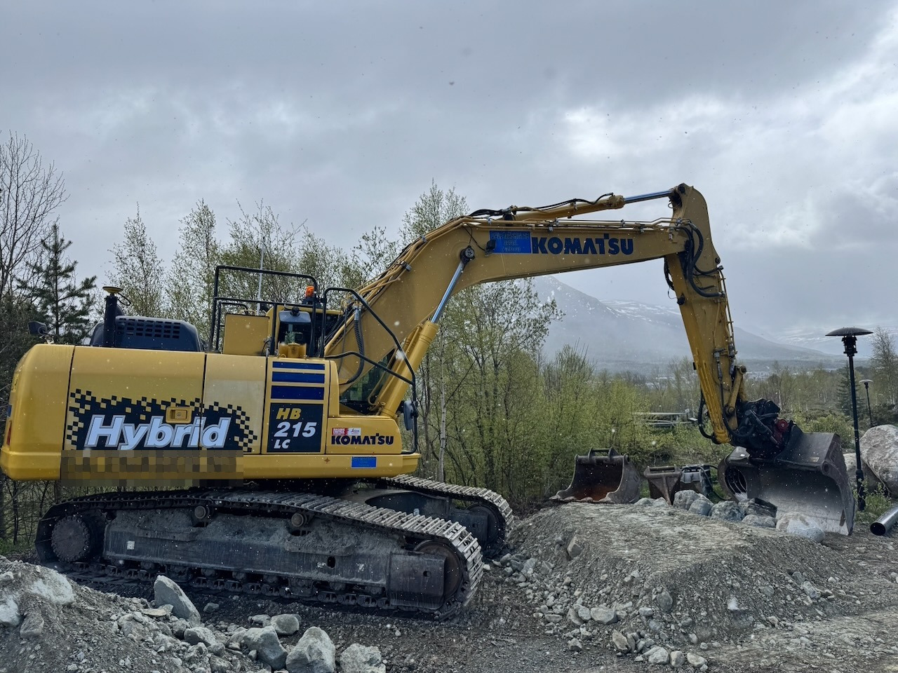 Komatsu HB215LC-2 - Экскаватор: фото 3 Komatsu HB215LC-2 - Экскаватор: фото 3