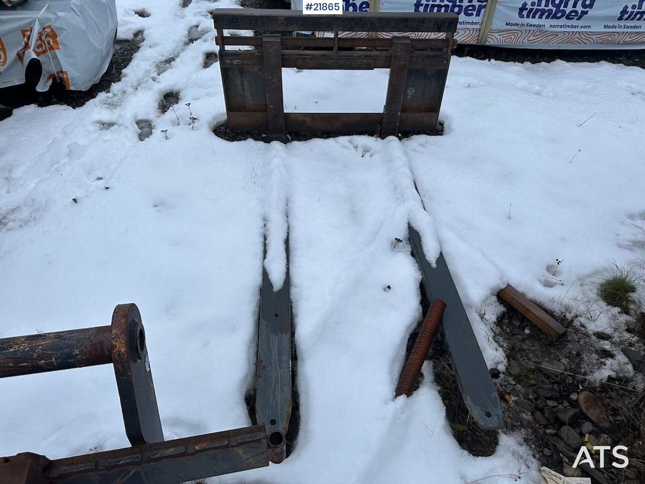 Мини-погрузчик с бортовым поворотом Mustang 220R kompaktlaster m/planeringskuffe og pallegafler: фото 27 Мини-погрузчик с бортовым поворотом Mustang 220R kompaktlaster m/planeringskuffe og pallegafler: фото 27