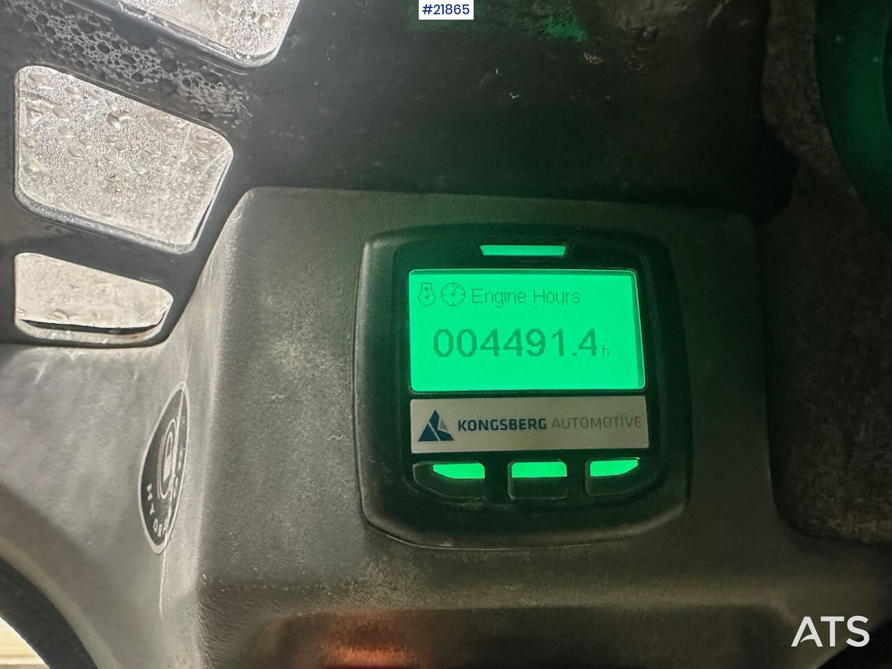 Мини-погрузчик с бортовым поворотом Mustang 220R kompaktlaster m/planeringskuffe og pallegafler: фото 19 Мини-погрузчик с бортовым поворотом Mustang 220R kompaktlaster m/planeringskuffe og pallegafler: фото 19