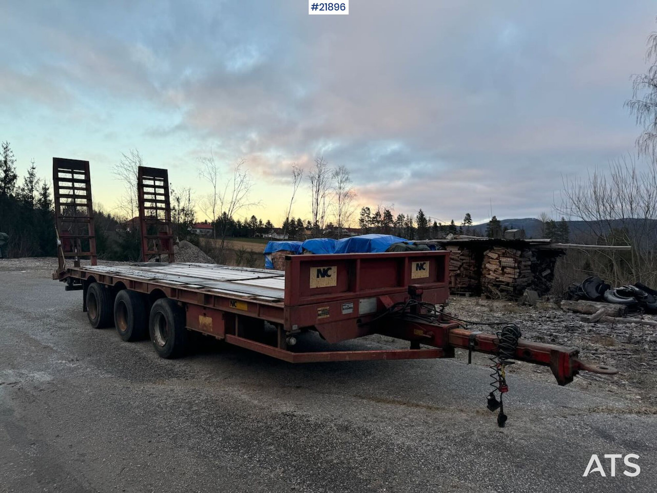 NC BT-24 3-akslet maskinkjerre - Низкорамный прицеп: фото 1 NC BT-24 3-akslet maskinkjerre - Низкорамный прицеп: фото 1